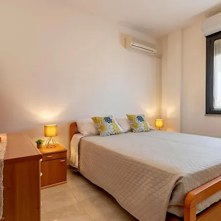 Apartment Sorighina: A 300 Metri Dal Mare. *